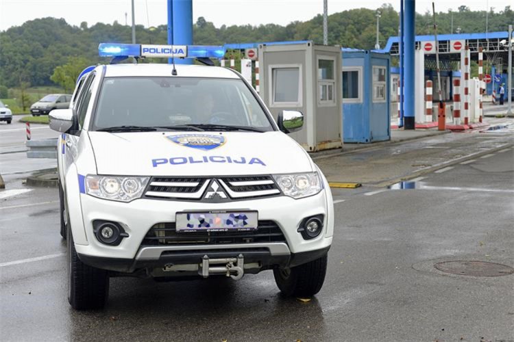 Hrvatski graničari u gepeku BMW-a pronašli dilera iz BiH