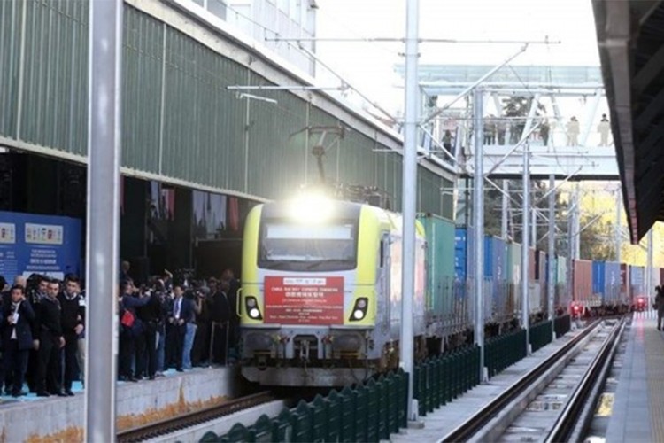 Prvi teretni voz iz Kine prošao kroz tunel na Bosforu