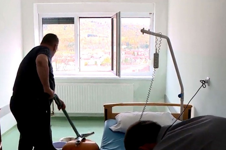 Nakon vatre voda iselila pacijente iz Kantonalne bolnice u Bihaću