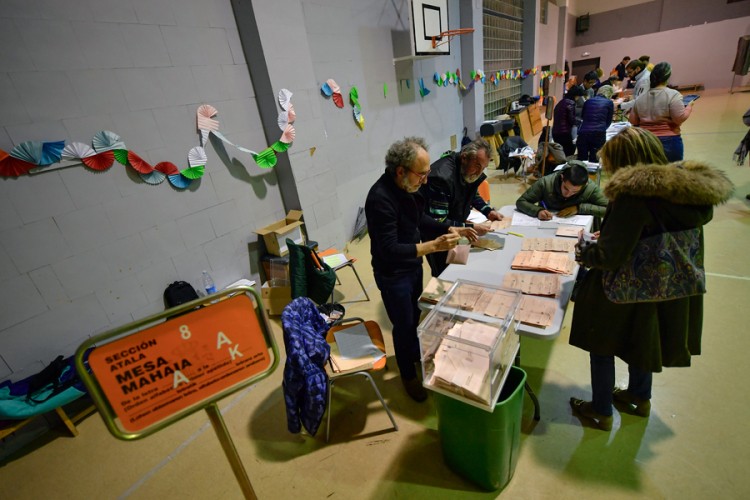 Desničarska stranka Voks najveći dobitnik izbora u Španiji