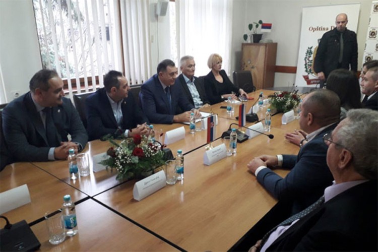 Dodik i Vulin u Drvaru, počeo sastanak sa Runićevom