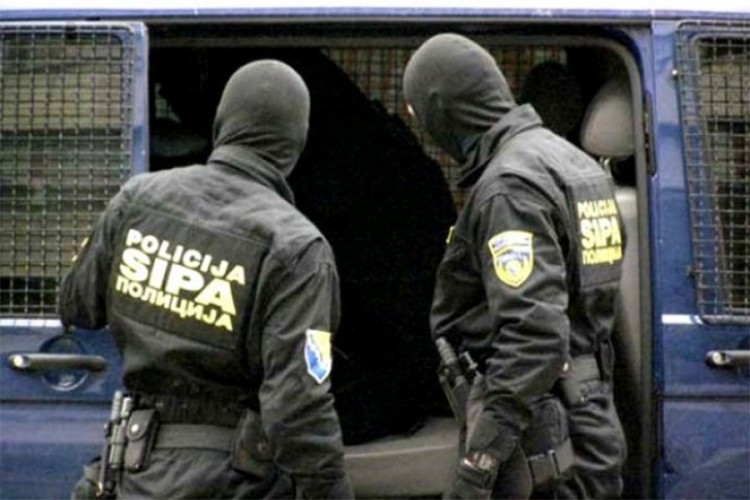 Detalji akcije SIPA: Istraga protiv 20 osoba, uhapšen političar