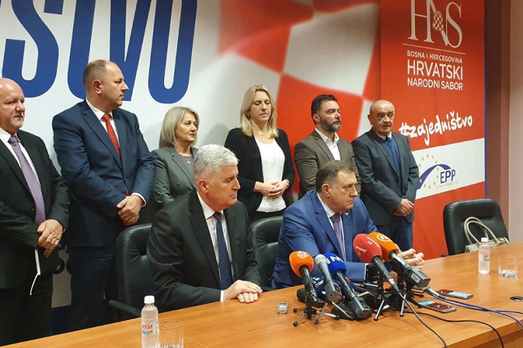 Dodik: SNSD odlučio da pošalje imena članova komisija zbog Šarovića i Borenovića
