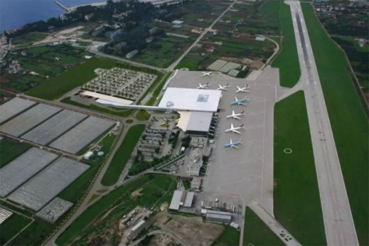 Avioni nisu sletjeli na aerodrom u Splitu