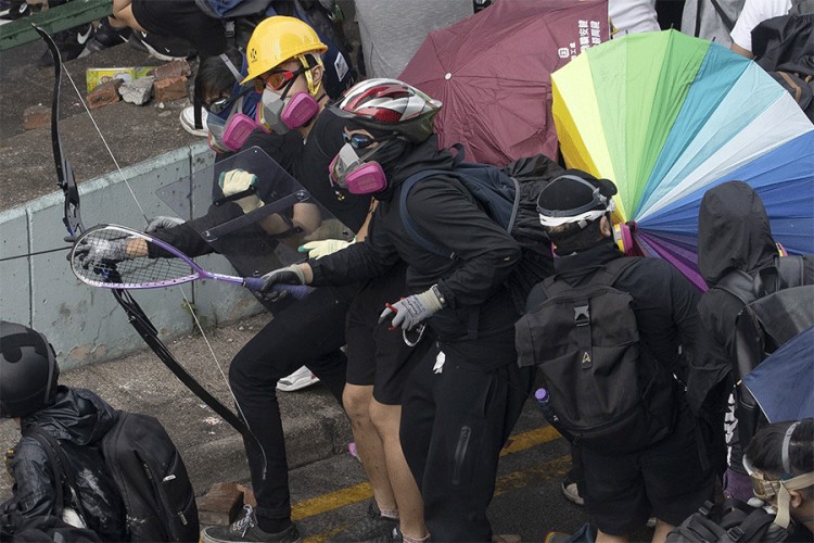 Sud u Hong Kongu: Neustavan zakon o zabrani nošenja maski