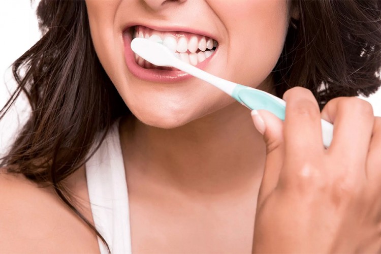 Da li treba ispirati pastu poslije pranja zuba?