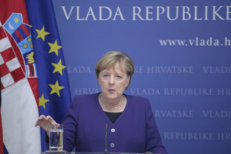 Merkelova o postupanju Hrvatske prema migrantima: Moraju štititi vanjske granice EU