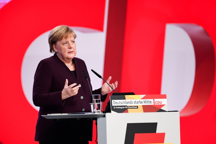 Merkel: Ne treba nikoga na startu isključiti za 5G mrežu