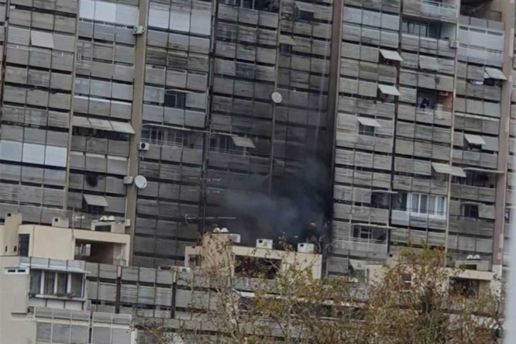 Veliki požar u zgradi u Splitu, stanari evakuisani