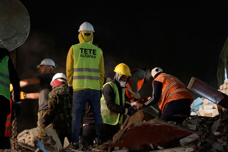 Novi bilans zemljotresa u Albanijii: 20 mrtvih, više od 600 povrijeđenih