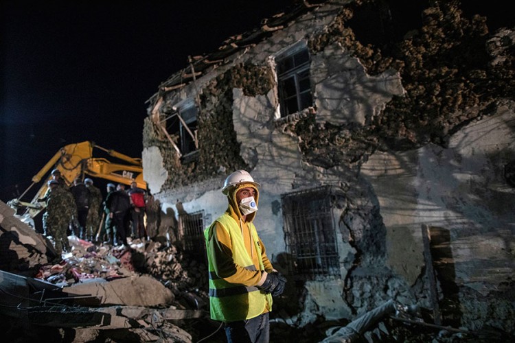 Ljudi čiji su domovi uništeni u zemljotresu biće smješteni u hotele