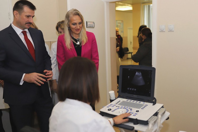 "Hemofarm" banjalučkom Domu zdravlja donirao portabilni ultrazvuk