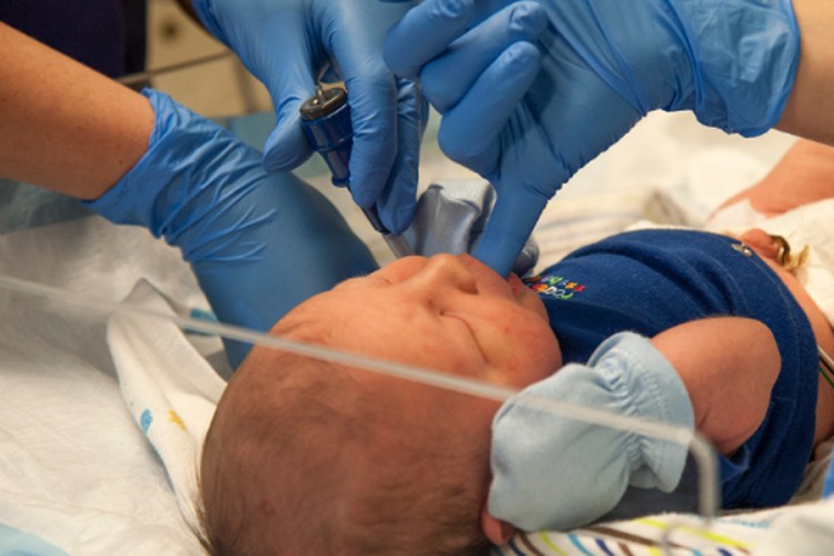 Medicinska sestra trovala novorođenčad, osuđena na doživotnu robiju