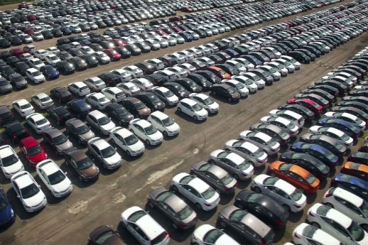 Šta je uzrok najvećeg pada prodaje automobila od 2008?