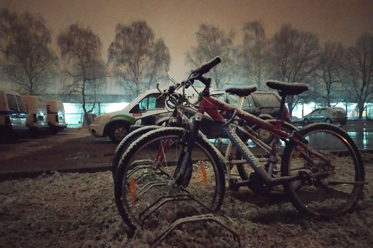 Snijeg se zabijelio u Banjaluci