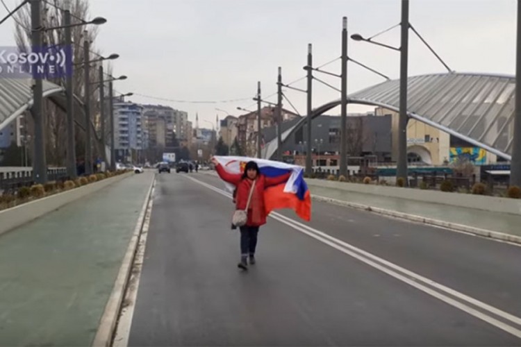 Krenula sa srpskom zastavom u južni dio Kosovske Mitrovice, pa uhapšena