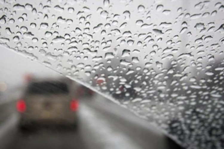 Snijeg i kiša otežavaju saobraćaj u Hrvatskoj