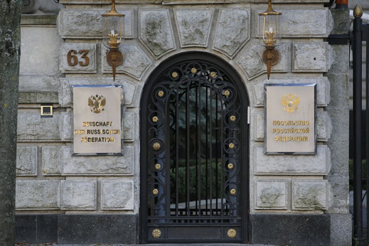 Njemačka protjerala dvojicu ruskih diplomata zbog ubistva Čečena