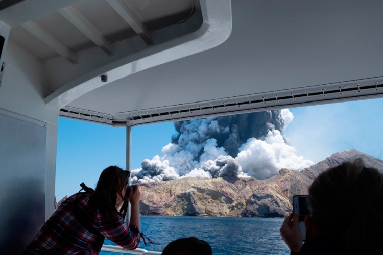 Seizmolozi upozorili na opasnost, zašto su turisti bili na ostrvu?