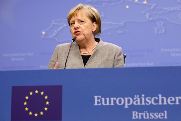 Merkel: Još nema razloga za ukidanje sankcija Moskvi