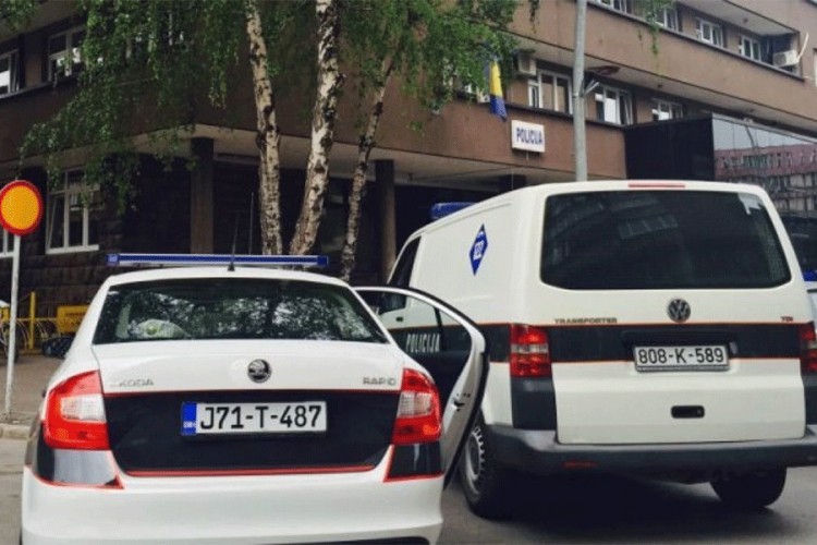 Velika akcija policije u Maglaju, Zavidovićima i Tešnju, uhapšeno 20 osoba