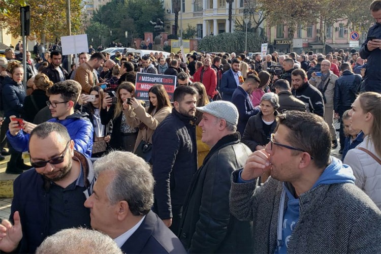 Protest novinara u Albaniji