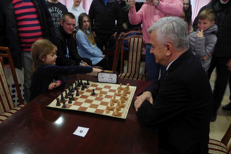 Čubrilović otvorio međunarodni šahovski turnir u Banjaluci