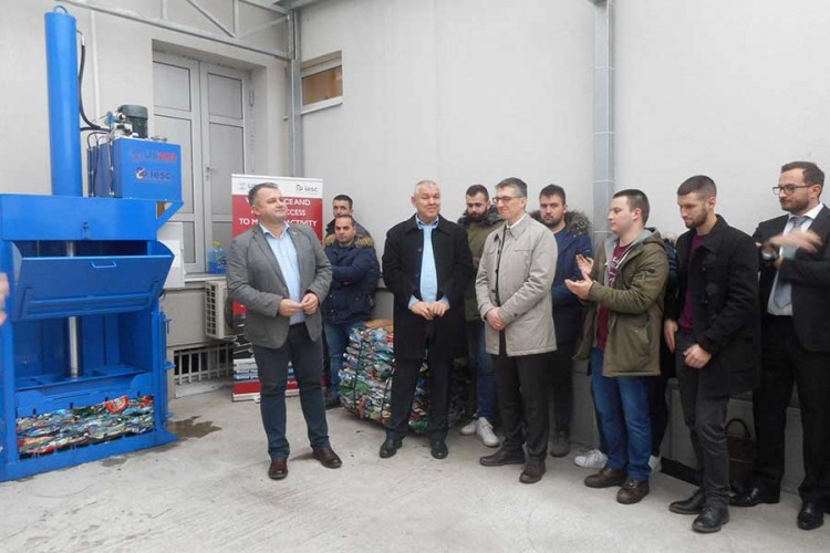 Prototip hidraulične prese za plastični otpad predstavljen u Banjaluci