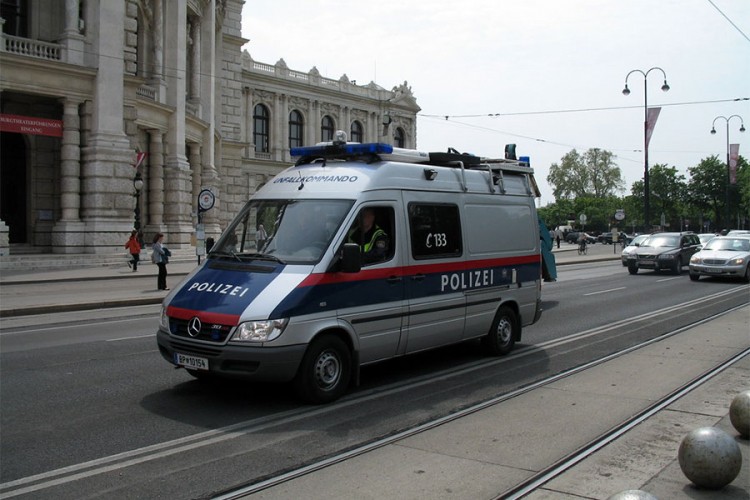 Državljanin BiH napravio haos u Austriji: "Sve ću vas pobiti"