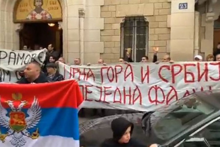 Srbi u Parizu poručili: Crna Gora i Srbija to je jedna familija