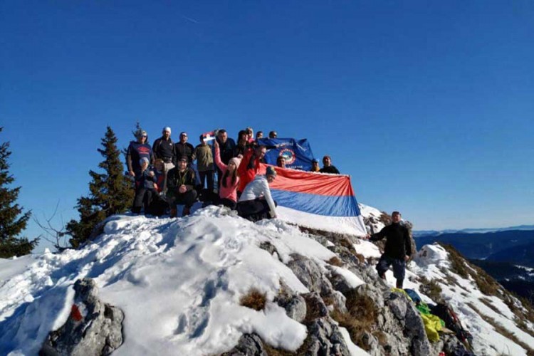 Planinari tradicionalno organozovali uspon na vrh Trebevića