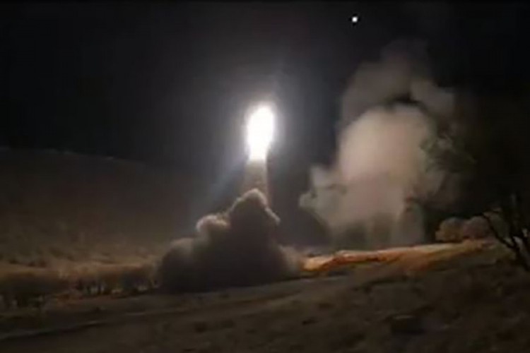 Novi snimak, trenutak kada je raketa poletjela ka avionu i oborila ga