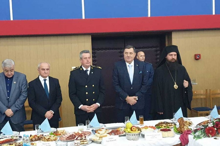 Dodik: RS će istrajati na politici vojne neutralnosti