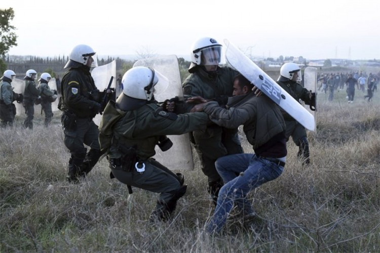 Štrajk na grčkim ostrvima zbog izbjeglica i migranata