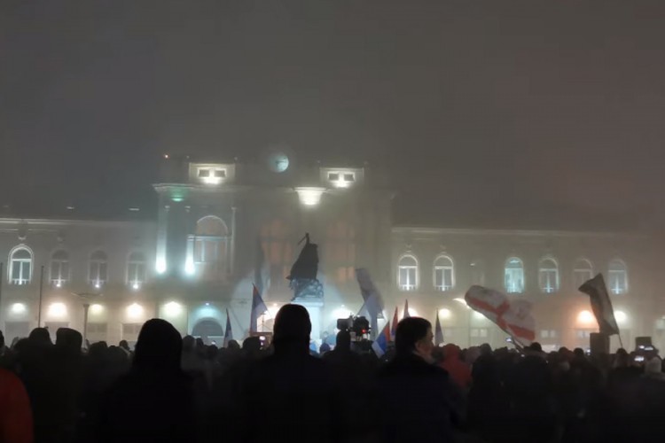 Hiljade ljudi u Bijeljini na molebanu i skupu podrške Srbima u Crnoj Gori