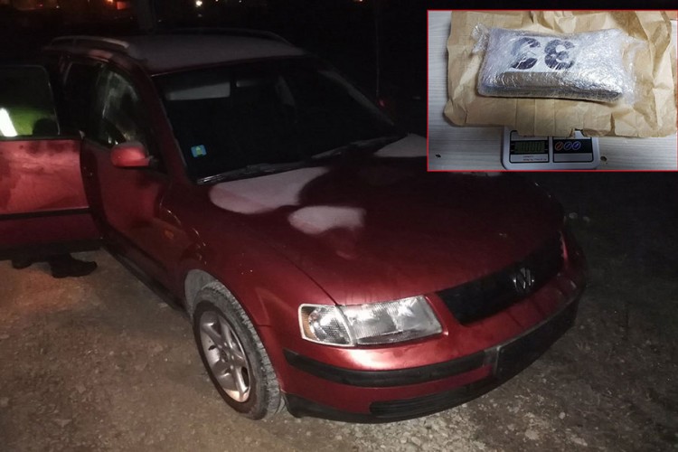 Kilogram kokaina pronađen u napuštenom vozilu