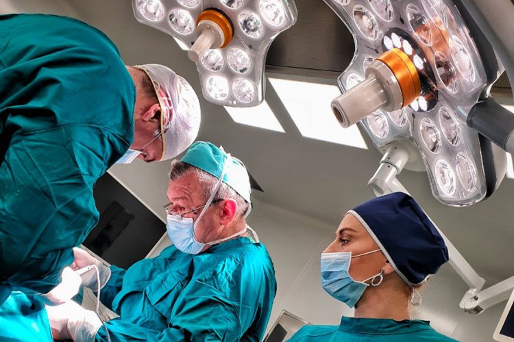 U bolnici "Srbija" urađena složena operacija jetre