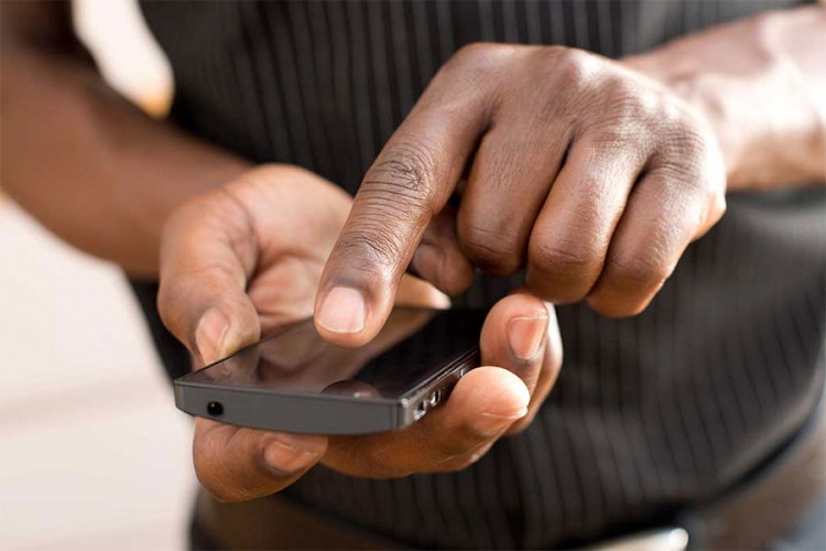 Africi fali keša: Telefonom plaćaju od hljeba do benzina