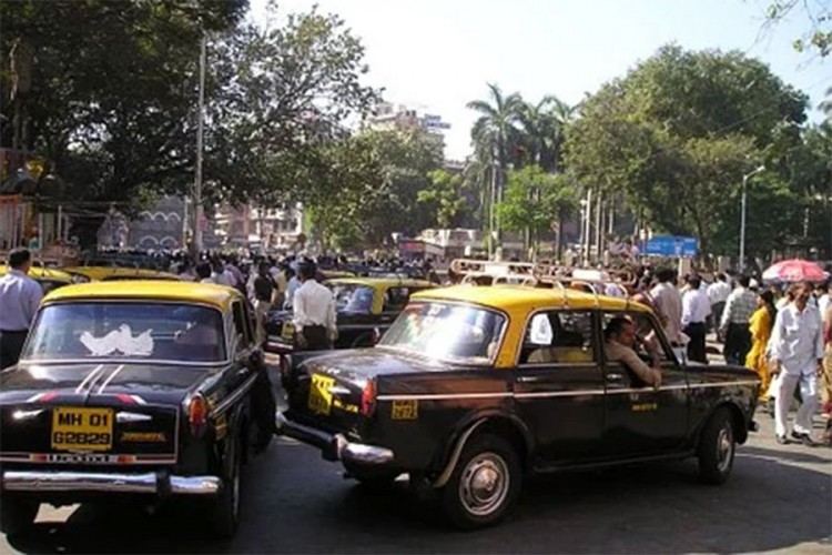 Indijski legendarni taksi izbačen iz upotrebe