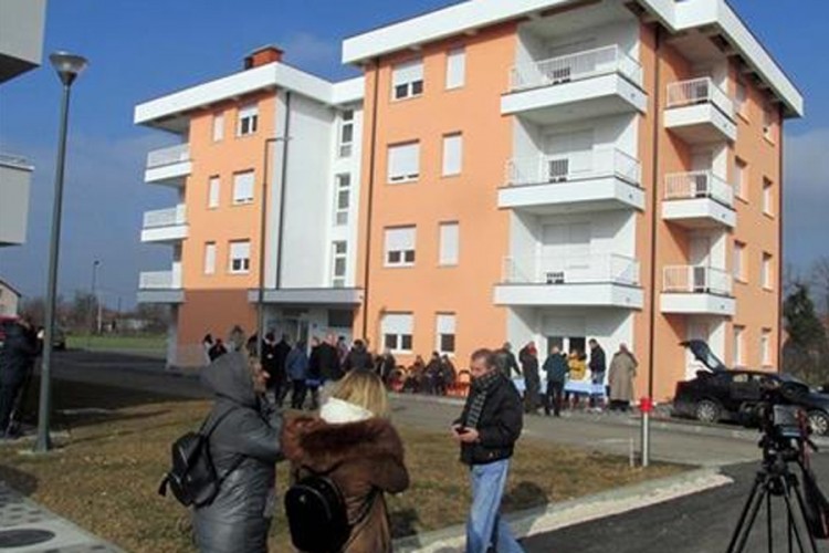 U socijalne stanove useljeno 17 porodica u Bijeljini