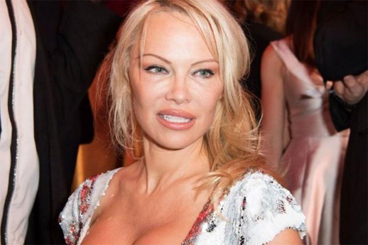 Pamela Anderson objavila prvu fotografiju s novim suprugom
