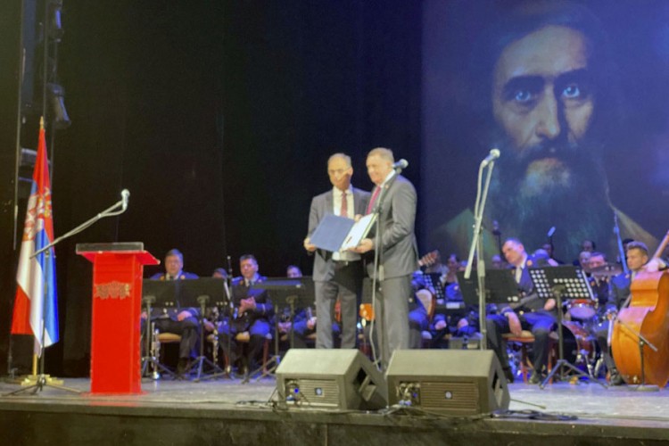 Dodiku uručena Svetosavska povelja - najveće priznanje srpskog naroda