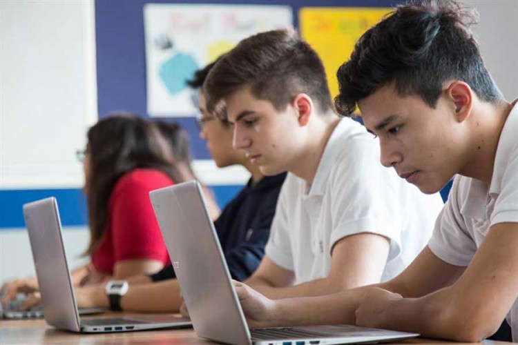 Dodatno opremanje škola: Đake će u svakoj učionici čekati po laptop
