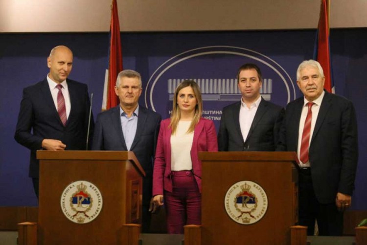Izbačeni članovi SP-a od Dodika traže pozicije socijalista
