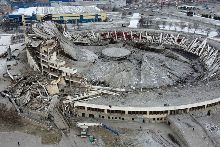Poginuo radnik koji je ostao zaglavljen ispod ruševina stadiona u Rusiji