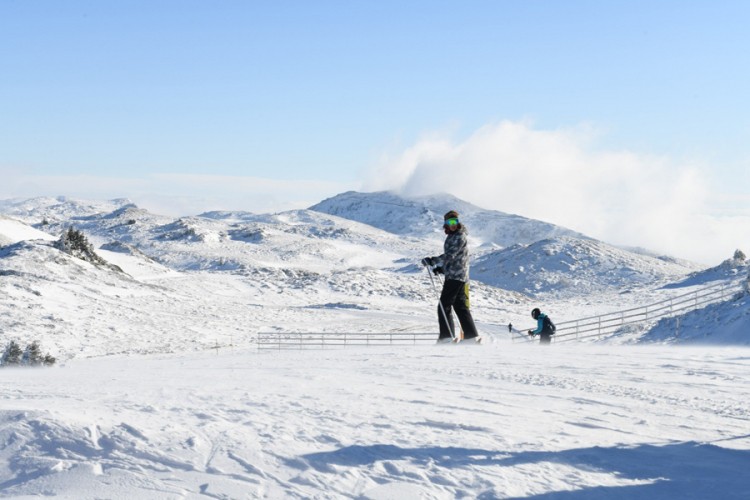 Mogućnost besplatnog skijanja na Jahorini iskoristilo 3.010 učenika