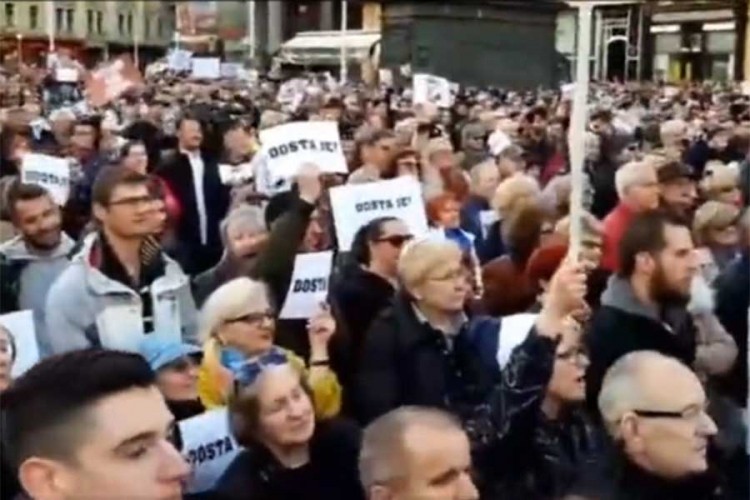 Protest u Zagrebu: Protiv gradonačelnika 10.000 ljudi