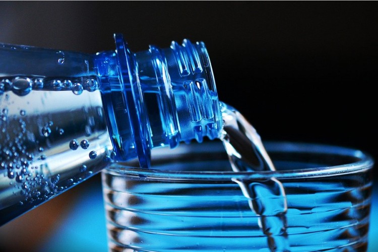 Treba li zaista da pijemo dva litra vode dnevno?
