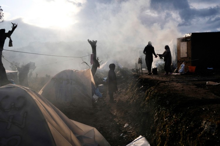 Sukob policije i migranata u Grčkoj, zapaljena imanja