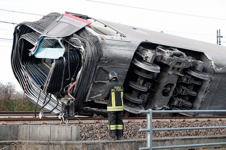 Voz izletio iz šina u Italiji, ima žrtava